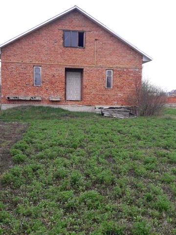 Продається будинок з землею м. Новоселиця