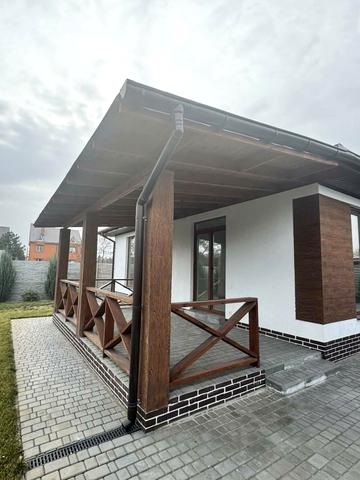 Бетховена вул. (Лебедєва-Кумача), 1