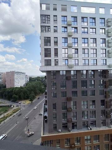 Зоряний бульв., 1-М