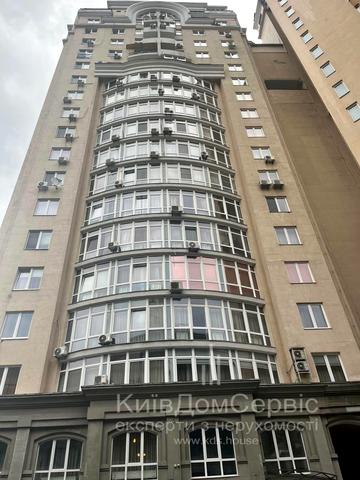 Дмитрівська вул., 82