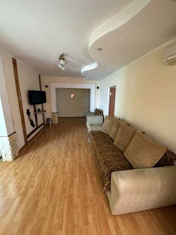 4х комнатная квартира с автономным отоплением 5/10 Таврический