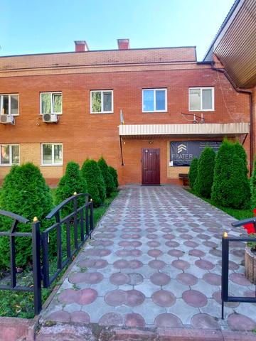 Виставкова, 1