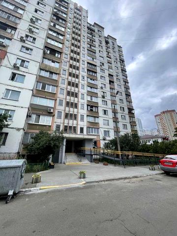 Трикімнатна квартира. Драгоманова 3а. Біля озера Сонячне