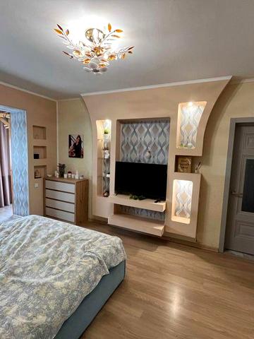 Продам 2 кімн. сучасну квартиру Троєщина, вул. Миколи Закревського 77