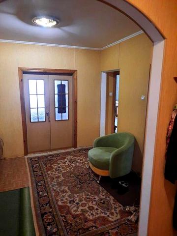 3-к. Драгоманова 12. Закрита територія. Хол. Велика кім. - 25 кв. м.