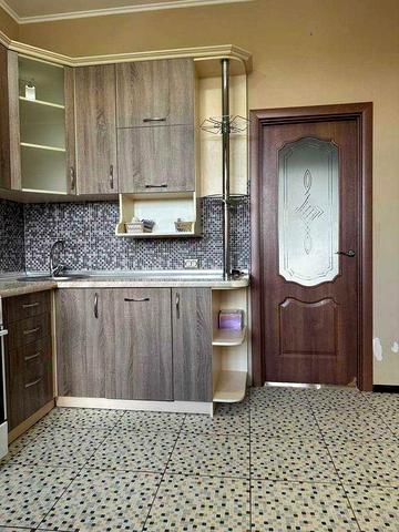 Продаж 4-кімнатної квартири — вул. Нафтовиків, район Масани