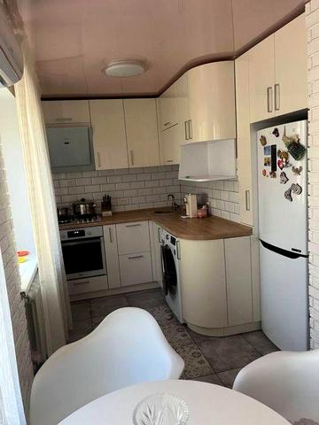 Продаж 3-кімнатної квартири з євроремонтом, м. Херсон, район ХБК