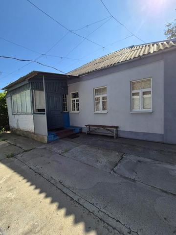 Торговельна вул., 44