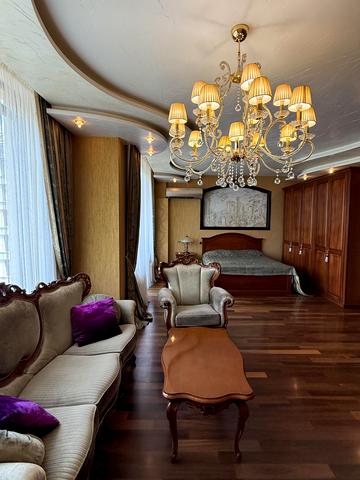 Жилянська вул., 59