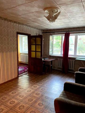 Продам 3-х к. у центрі Чутове