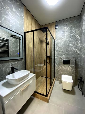 Міжнародна, 41