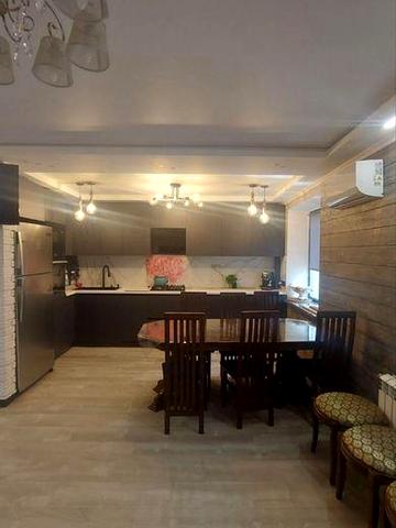 Сучасна 3к квартира з дорогим ремонтом.