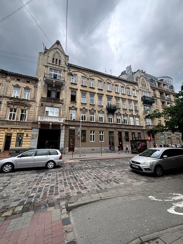 Пантелеймона Куліша вул., 45