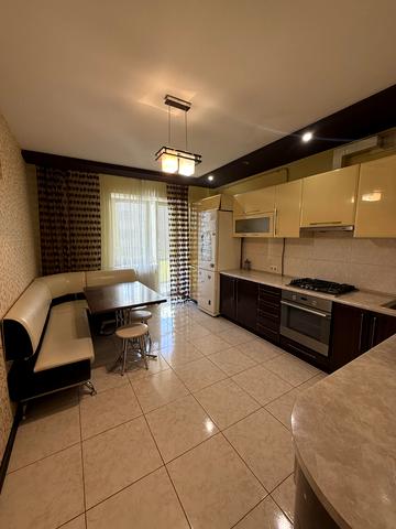 Кравчука вул., 11б