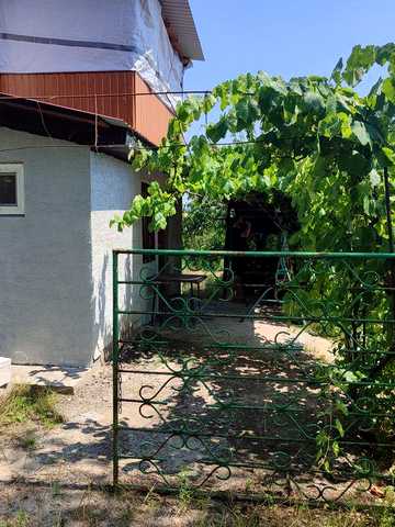 Продаж - приваблива житлова дача в с. Вільне Самарівського району
