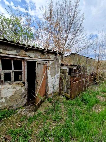 Будинок в селі біля річки (дача)