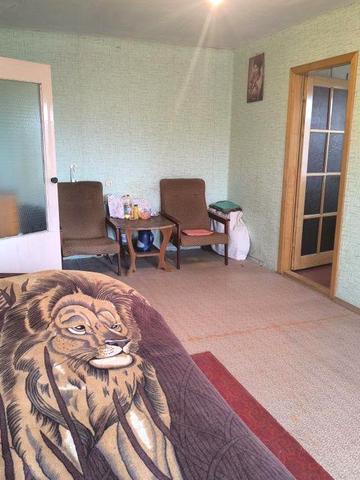 Продам двухкомнатную на Обелиске 14000