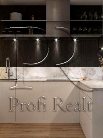 Петра Сагайдачного вул., 18