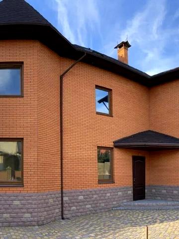 Центральна вул., 33