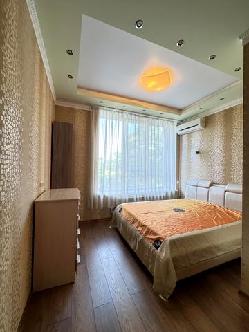 Петра Калнишевського вул. (Михайла Майорова), 7