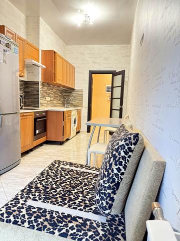 Петра Калнишевського вул. (Михайла Майорова), 7