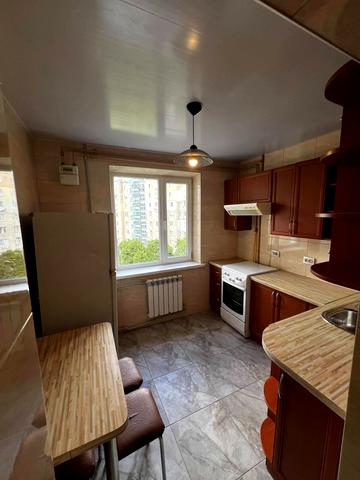 Будівельників бульв., 26