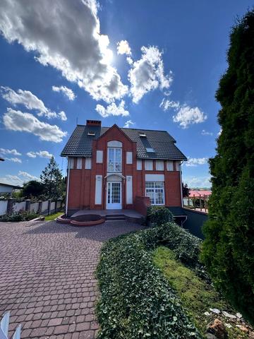 Прикордонників вул., 19