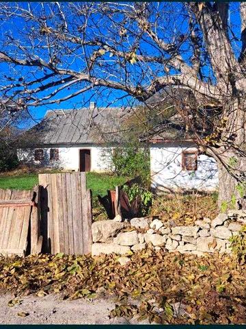 Продам будинок .