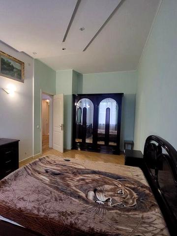 Продаж 3-кімнатної метро Арсенальна,Івана Мазепи 3 ,Печерський р-н