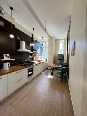 Дюссельдорфська вул. (Першотравнева), 11