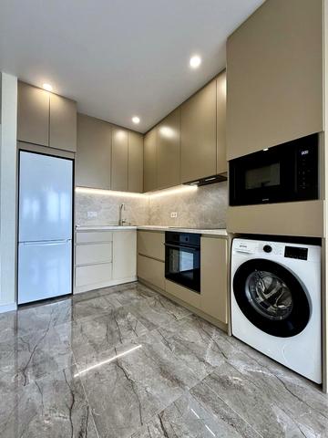 Космічна вул., 5