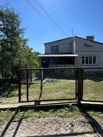 Продається будинок в центрі с.Бродецьке