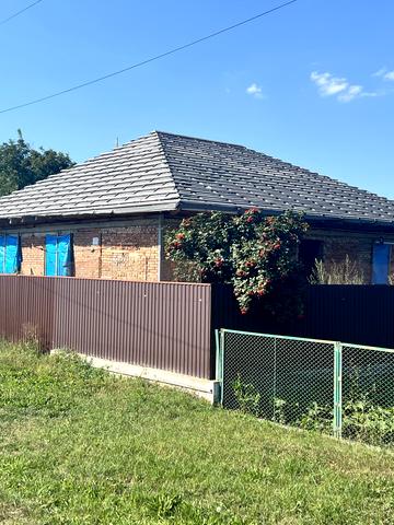 Центральна, 28