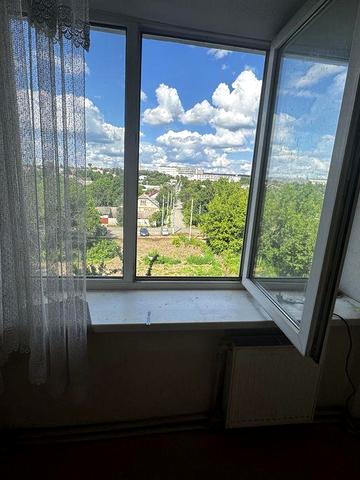 Продам двокімнатну квартиру