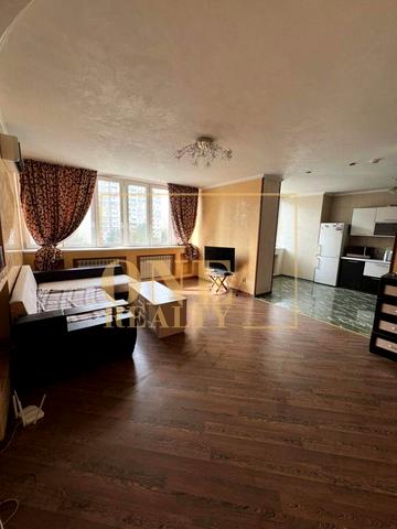 Срібнокільська вул., 1