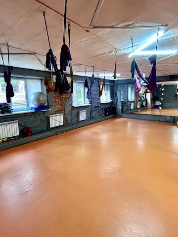 Олега Адамовського вул. (Камська), 2