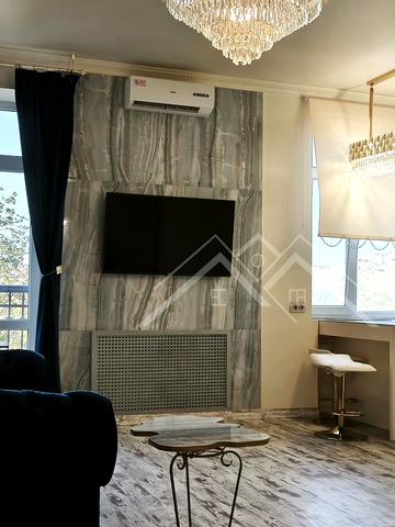 Свято-Миколаївська вул. (Леніна), 36