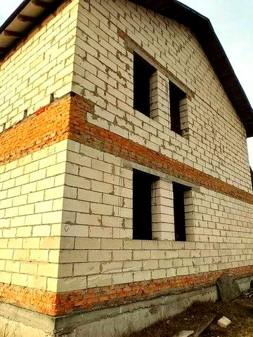 Продам добротній,недобудований будинок в с.Березівка.Київ 25км.