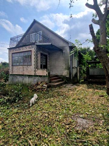 Продам будинок, м. Залізці
65 м², 21 сотка біля головної дороги. Вода,