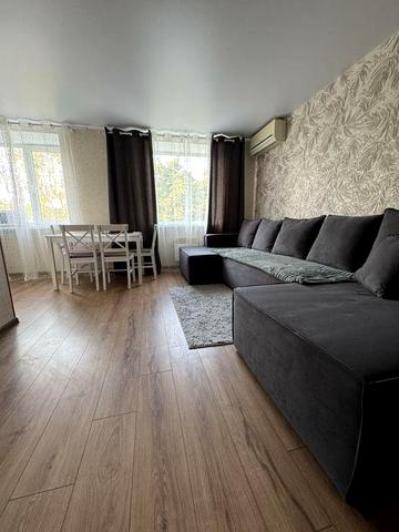 Продам 3к квартиру-студию в Центре