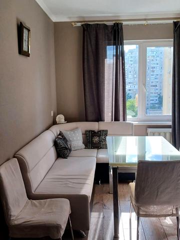 Урлівська вул., 16