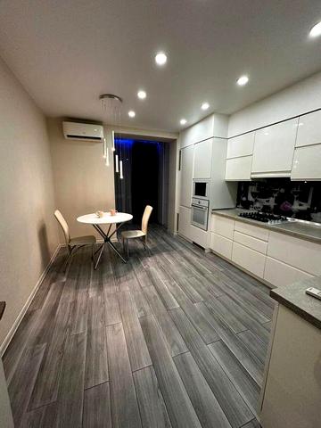 Власник.Продам 3-х кімнатну квартиру в ЖК Дніпровська Брама. 74 кв.м ЖК Дніпровська Брама