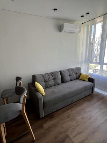 Стильная квартира посуточно в ЖК Республика