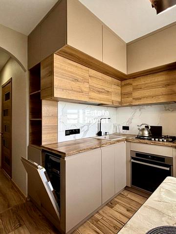 Амосова вул. (Корчагінців), 13