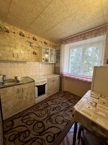 Молодіжна вул., 52