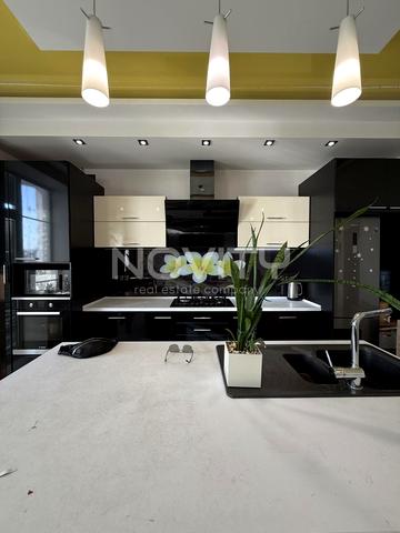 Академіка Заболотного вул., 63/1