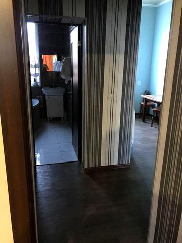 Продам свою 2 ком. Квартиру 4/4 сталинка центр, (сертификат возможен)