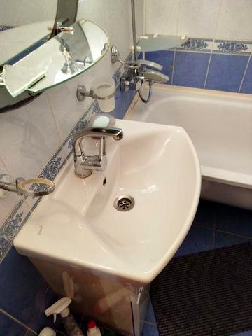 Продам квартиру трикімнатну