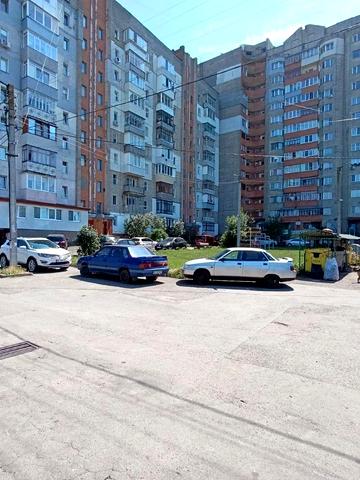 Пілотська вул., 7