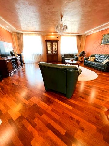 Володимирська вул., 596